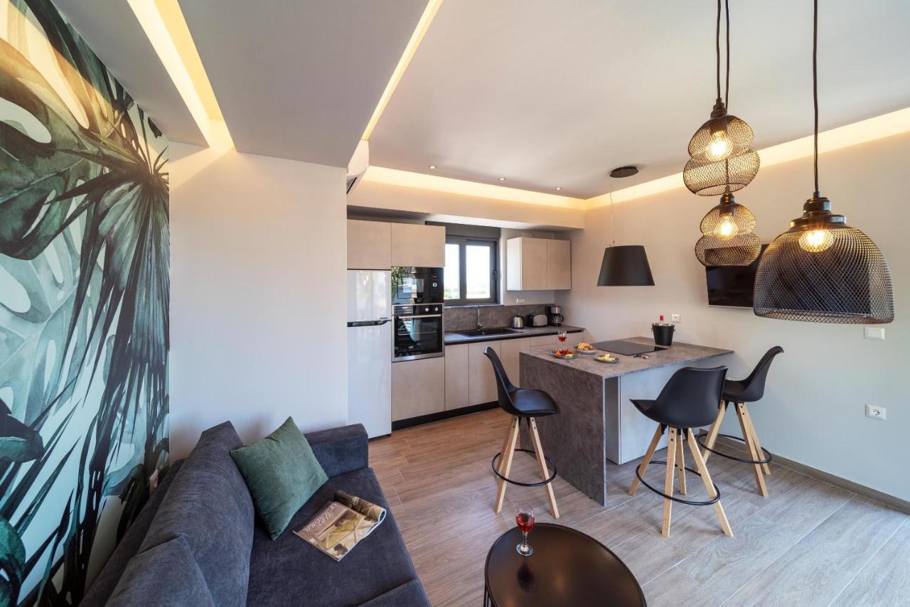 Palmeral Luxury Suites Kremasti  Exterior photo
